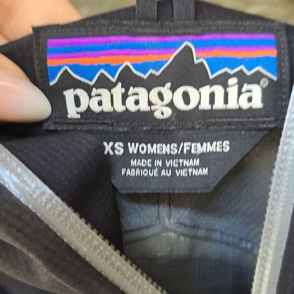 Patagonia black hooded windbreaker XS - Picture 7 of 13